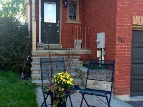 50 Widdifield Ave, Newmarket, L3X1Z4 | Image 2