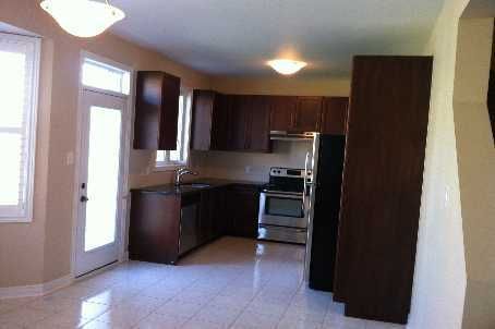 28 Desjardin Dr, Markham, L6E0M2 | Image 2