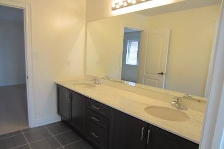 283 John Davis Gate, Whitchurch-Stouffville, L4A1T5 | Image 2