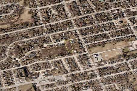 197 Sherwood Pl, Newmarket, L3Y8E5 | Image 2