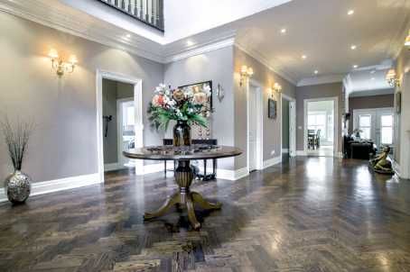 126 Old Surrey Lane, Richmond Hill, L4C8S6 | Image 2