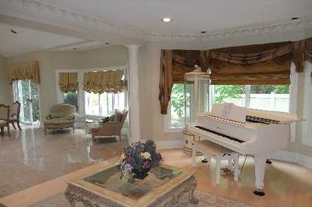 61 Woodland Trail Crt, Vaughan, L4L9H9 | Image 3