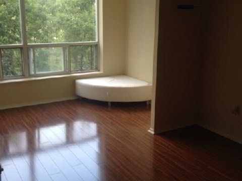 511 - 326 Major Mackenzie Dr E, Richmond Hill, L4C1J3 | Image 3