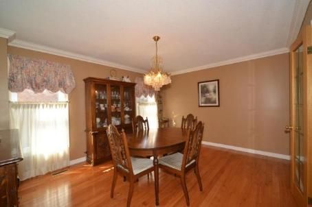 158 Murray Dr, Aurora, L4G2C5 | Image 3