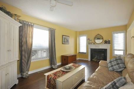 70 Reddenhurst Cres, Georgina, L4P4G3 | Image 3