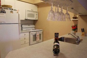 307 - 7398 Yonge St, Vaughan, L4J8J2 | Image 2