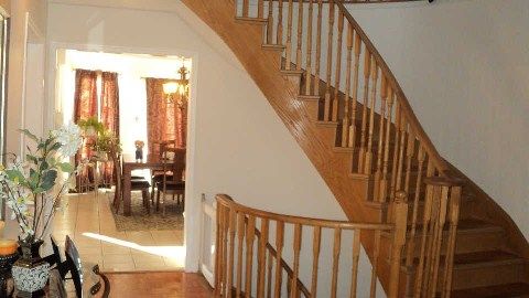 97 Stave Cres, Richmond Hill, L4C9J2 | Image 2