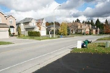 342 Brookside Rd, Richmond Hill, L4C0G6 | Image 2