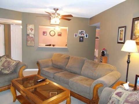 212 - 160 Wellington St E, Aurora, L4G1J3 | Image 3