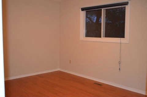 337 Bristol Rd, Newmarket, L3Y8A1 | Image 3