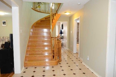 86 Weldrick Rd E, Richmond Hill, L4T8T7 | Image 3