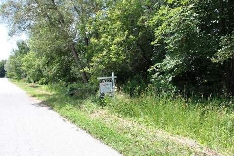 1052 Spruce Rd, Innisfil, L0L1C0 | Image 2