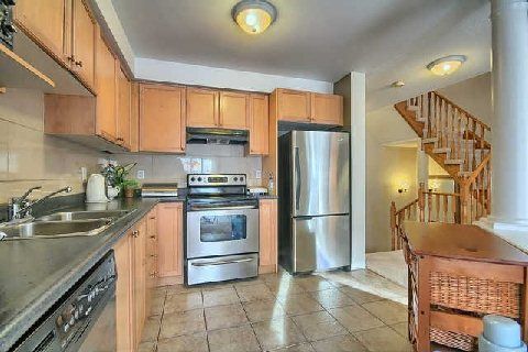 21 Marshview Ave, Aurora, L4G7W2 | Image 3