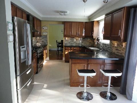 57 Emeline Cres, Markham, L3P4G2 | Image 2