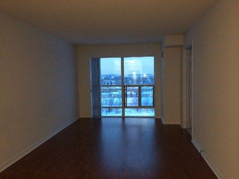 911 - 185 Oneida Cres, Richmond Hill, L4B0B1 | Image 3