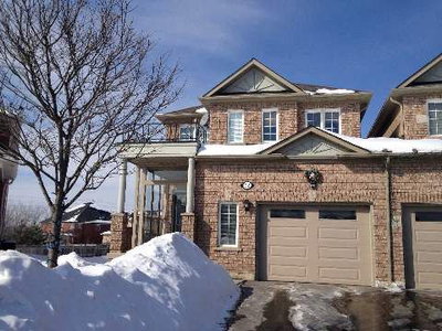 Detached House sold at 22 Matson Court, Aurora, Ontario, L4G 7W8 - Bayview Northeast - MLS: N2832093