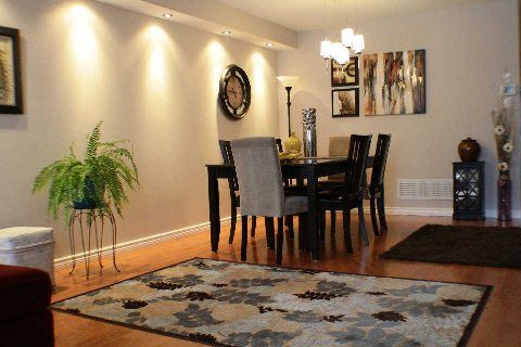 21 Westcliffe Cres, Richmond Hill, L4E0S1 | Image 3