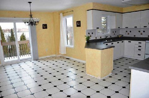 102 Bernard Ave, Richmond Hill, L4C9Z5 | Image 3