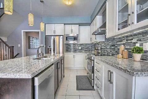 29 Spring Hill Dr, King, L7B0B4 | Image 3