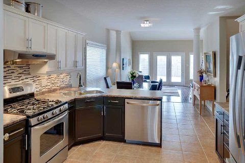 39 Stoneham St, New Tecumseth, L9R2E6 | Image 2