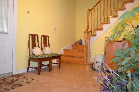 27 Copperstone Cres, Richmond Hill, L4S 2C5 | Image 2