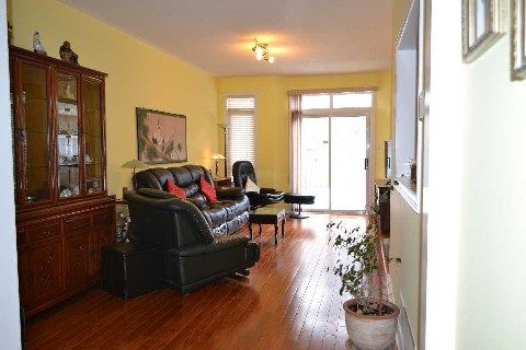 27 Copperstone Cres, Richmond Hill, L4S 2C5 | Image 3