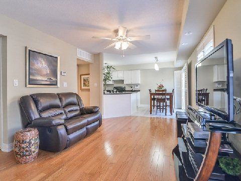 192 Louisbourg Way, Markham, L6E0C2 | Image 2