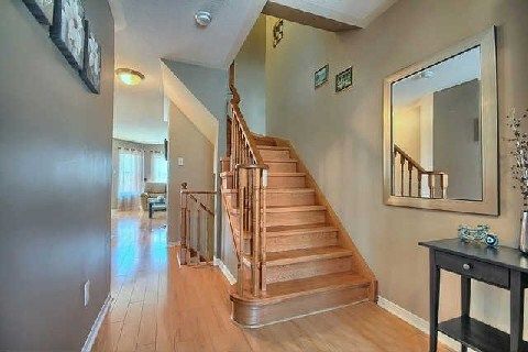 15 Mugford Rd, Aurora, L4G7H4 | Image 3