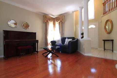 77 Frank Endean Rd, Richmond Hill, L4S1X2 | Image 2