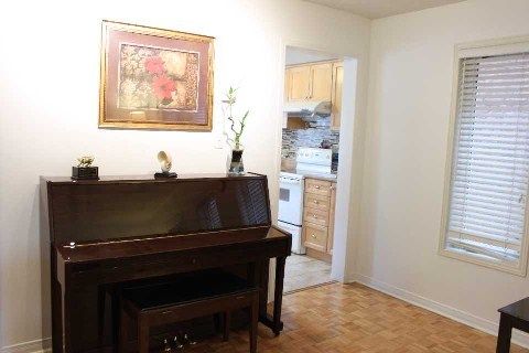 123 Sassafras Circ, Vaughan, L4J8M9 | Image 3