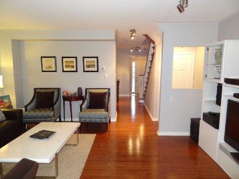 46 Revelstoke Cres, Richmond Hill, L4B4T2 | Image 3