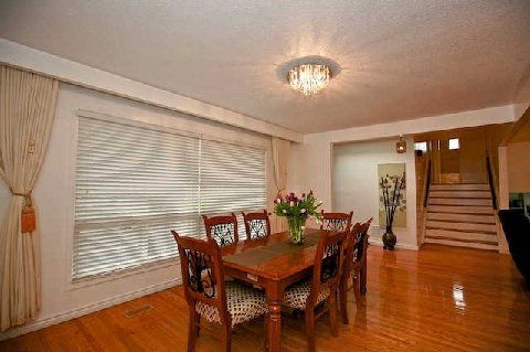 12 Miner Circ, Markham, L3R1Y1 | Image 3