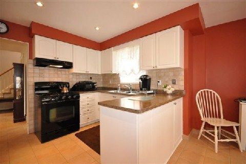 146 Crosby Ave, Richmond Hill, L4C9N5 | Image 3