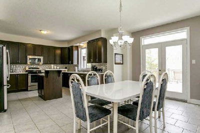 950 Booth Ave, Innisfil - Alcona image-0-2