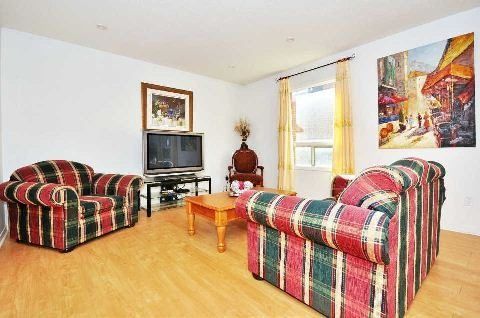 32 Tamara Dr, Richmond Hill, L4S1E4 | Image 3