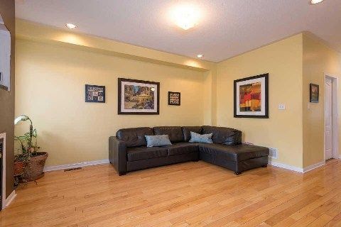 140 Dolce Cres, Vaughan, L4H3C7 | Image 2