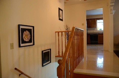 16 Milne Lane, Markham, L3P1C7 | Image 2