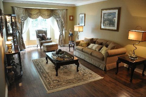 22 Chiltern Hill, Richmond Hill, L4B3B8 | Image 3