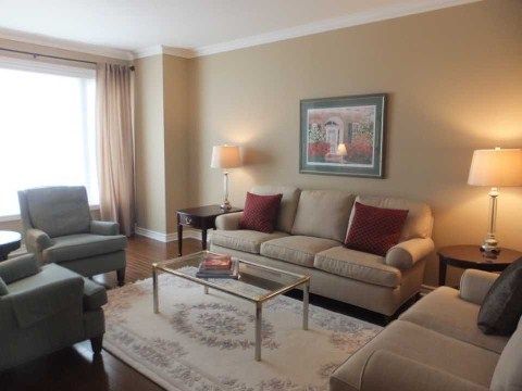 246 Corner Ridge Rd, Aurora, L4G 6L6 | Image 2