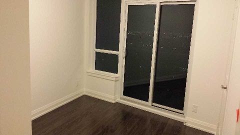 1926 - 7161 Yonge St, Markham, L3T 0C8 | Image 3