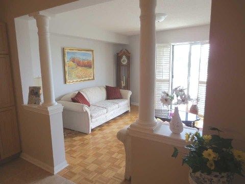 311 - 2500 Rutherford Rd, Vaughan, L4K2N8 | Image 3