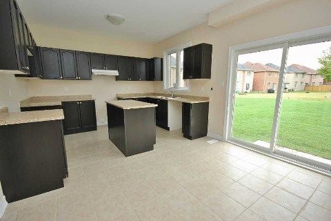 2179 Dawson Cres, Innisfil, L9B 0H1 | Image 2