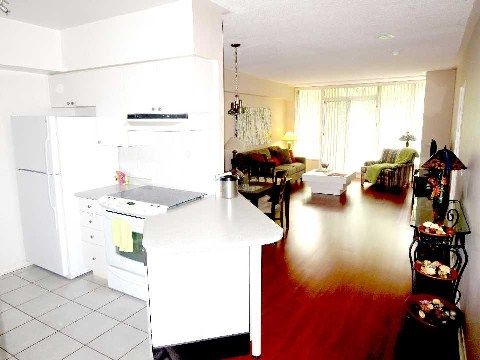 218 - 7398 Yonge St, Vaughan, L4J8J2 | Image 2