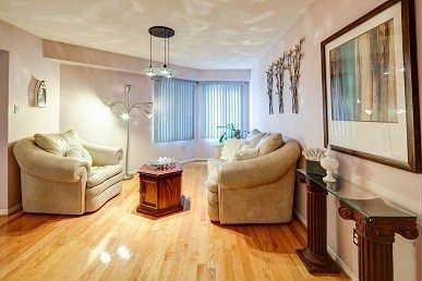 10 Pinewood Dr, Vaughan, L4J5P3 | Image 2