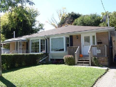 255 Penn Ave, Newmarket, L3Y2S4 | Image 2