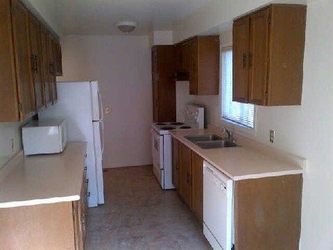 191 Cottonwood Crt, Markham, L3T5W9 | Image 3