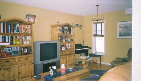 60 Snedden Ave, Aurora, L4G7K6 | Image 3