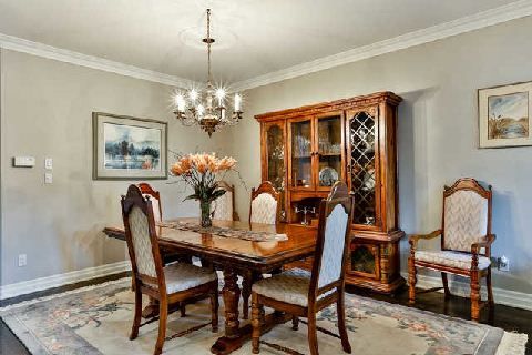 463 Crossing Bridge Pl, Aurora, L4G7N1 | Image 2