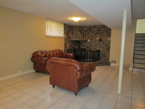 9747 Bathurst St, Richmond Hill, L4C3X5 | Image 3