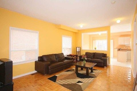 103 Antique Dr, Richmond Hill, L4E4G3 | Image 2